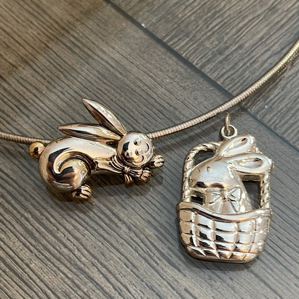 Vintage Round Wire Necklace with Rabbit - Easter Charms - Pendants, Silver-tone - Picture 2 of 13